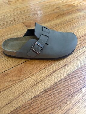 Casual Slip-On Clog Mule in brownish tan with Buckle